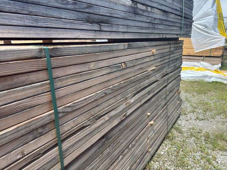 (104) 2 x 6 - 10ft Construction/Framing Lumber