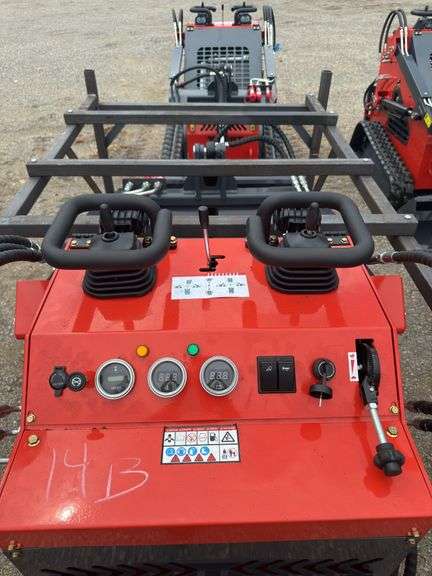 Youert  YOU-380 Mini Skidsteer Loader