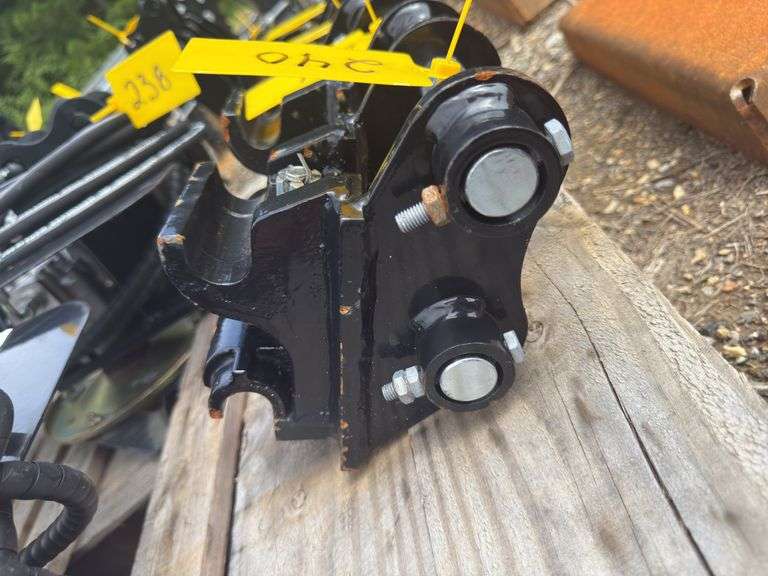 Future - Quick Coupler - Fits 1-2 Ton Excavator