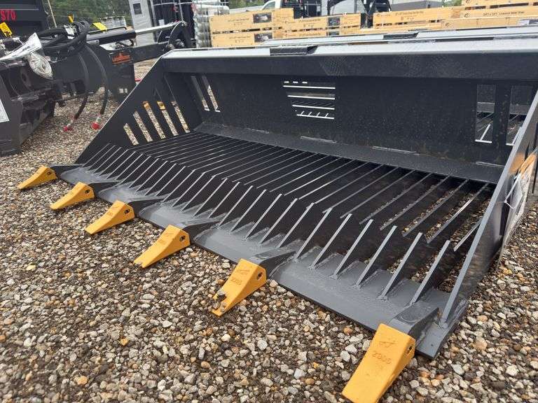 Skidsteer 66in Rock Bucket - 0.36m³ Capacity