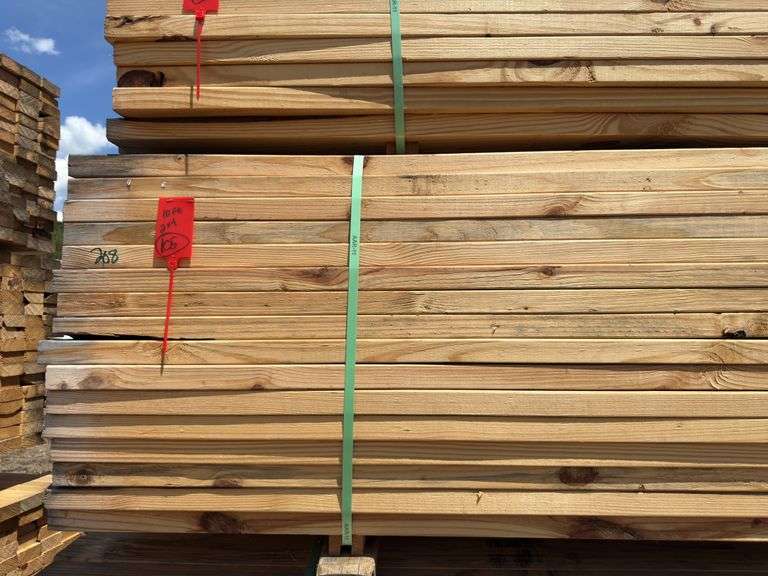 (208) 2 x 4 - 10ft - Construction/Framing Lumber