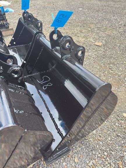 Youert 23.5 IN Mini Excavator Bucket - Fits 1 -2 Ton image