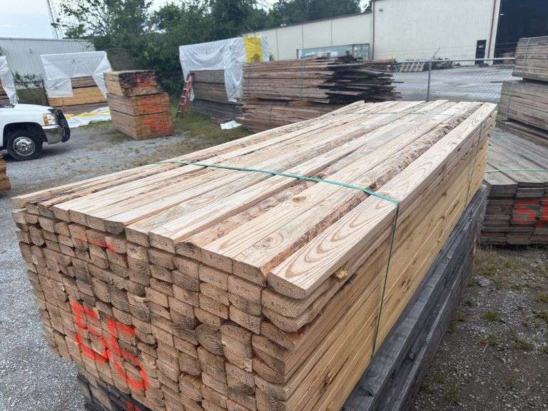 (208) 2 x 4 - 10ft Construction/Framing Lumber image