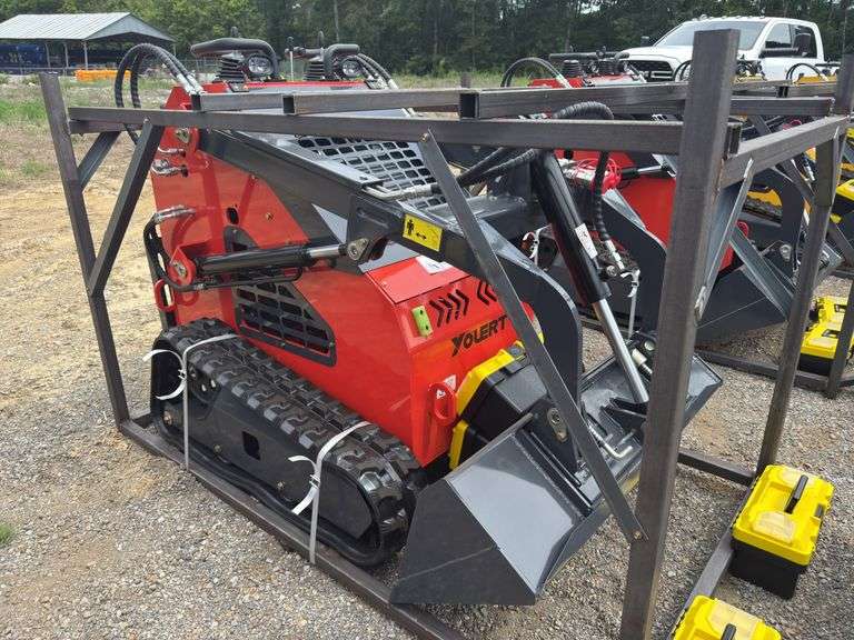 Youert  YOU-380 Mini Skidsteer Loader image