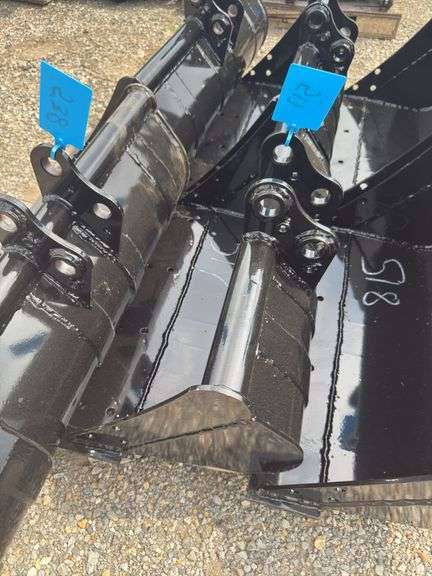 Youert 23.5 IN Mini Excavator Bucket - Fits 1 -2 Ton image