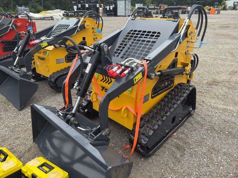 Youert  YOU-380 Mini Skidsteer Loader image