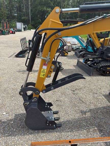 CFG MY50R Mini Excavator - Sideboom & Cabbed - Large Machine! Approx 4500LBS
