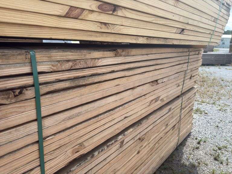(104) 2 x 6 - 10ft Construction/Framing Lumber