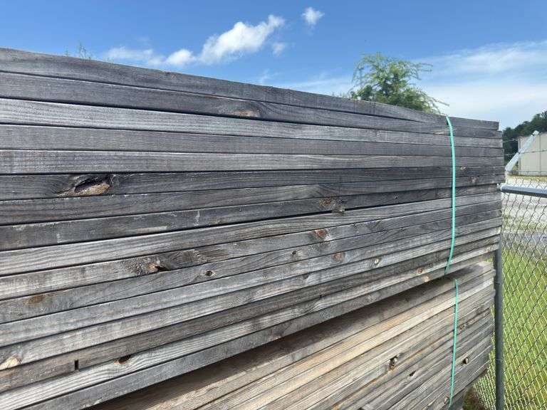 (208) 2 x 4 - 14ft Construction/Framing Lumber