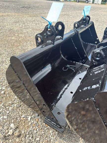 Youert 23.5 IN Mini Excavator Bucket - Fits 1 -2 Ton