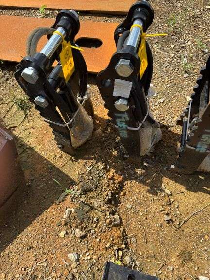 Future - Excavator Hydraulic Thumb Clip - Fits 1-2 Ton