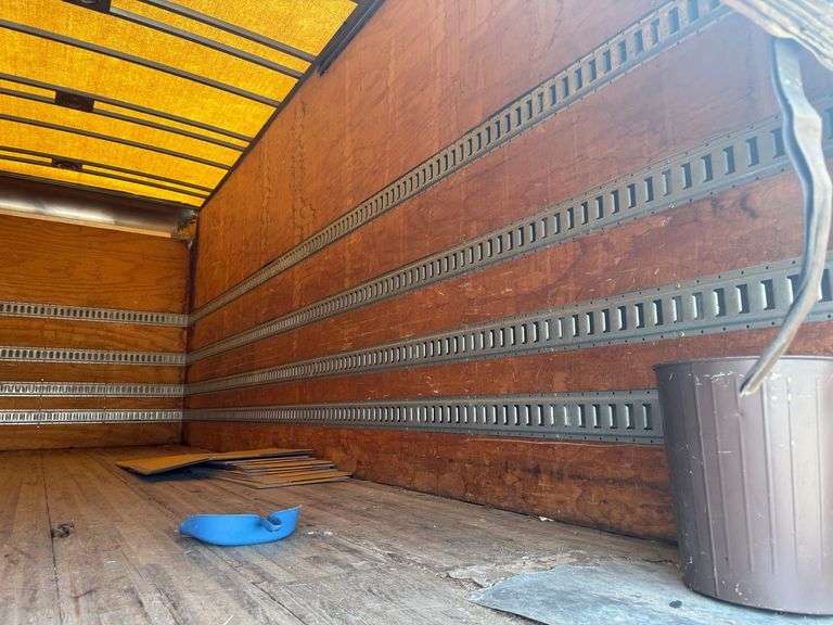 2010  INTERNATIONAL  MA025 2010 International 20ft Box Truck w/ 3500LK Lift Gate