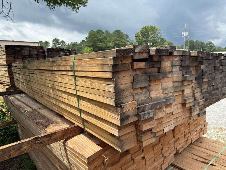 (128) 2 x 6 - 14ft Construction/Framing Lumber image
