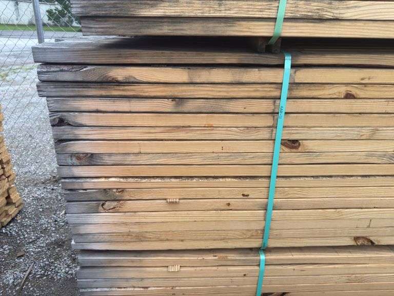 (208) 2 x 4 - 10ft Construction/Framing Lumber
