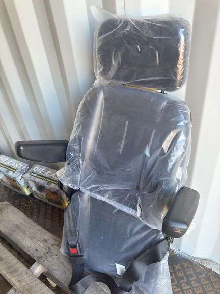 Future - Luxury Equipment Seat image