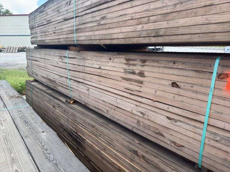 (208) 2 x 4 - 14ft Construction/Framing Lumber image