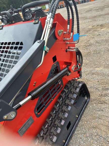 Youert  YOU-380 Mini Skidsteer Loader