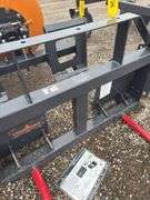 Skidsteer Bale Spear - 2500lb Capacity