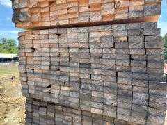(208) 2 x 4 - 10ft - Construction/Framing Lumber