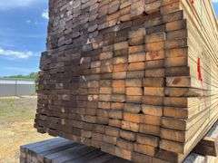 (208) 2 x 4 - 10ft - Construction/Framing Lumber