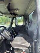 2010  INTERNATIONAL  MA025 2009 International Box Truck w/ Lift Gate