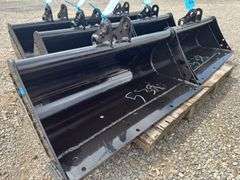 Youert 31.5in Wide Mini Excavator Bucket - Fits 1 -2 Ton