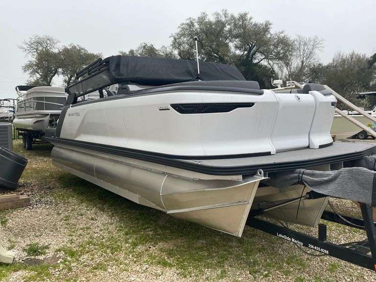 2024 Manitou 22 Cruise Stealth - S150XF image