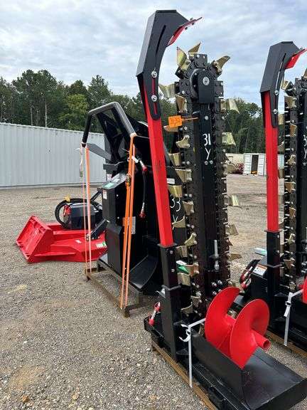 Raytree RMT48 Trencher - 4ft Bar, 8" Rock & Dirt Chain w/ Crumbling Shoe image