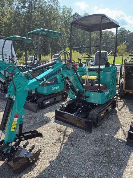 H15R CFG Mini Excavtor w/ Pilot Controls image