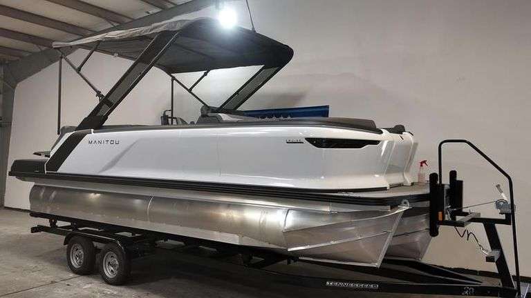 2024 Manitou Cruise 22 Max Switchback V-Toon - Rotax 150 image