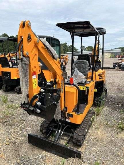 Future FT12 Mini Excavator image