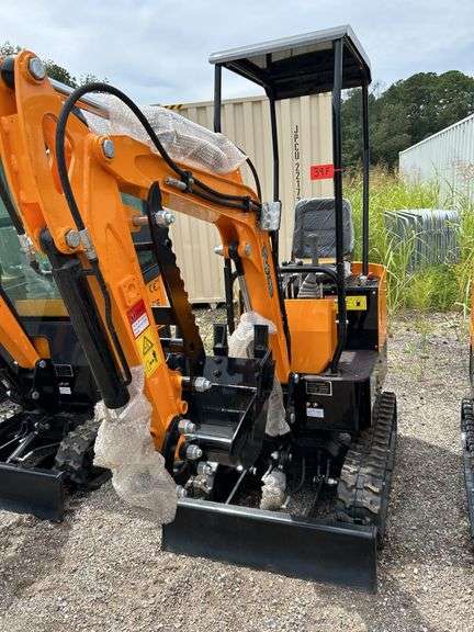 Future FT13 Mini Excavator image