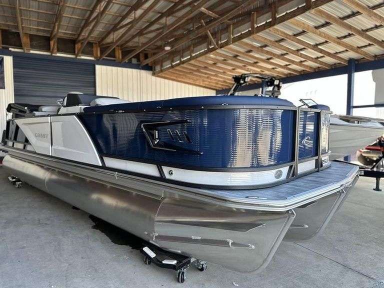 2024 Crest CARIBBEAN PLATINUM 250 SLC - 250L FOURSTROKE COLD FUSION WHITE 5.44" 1.75 image