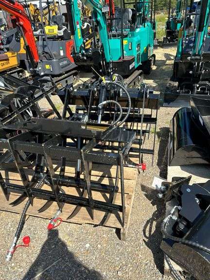 Mini Skidsteer Log Gripper - 2ft Grip image