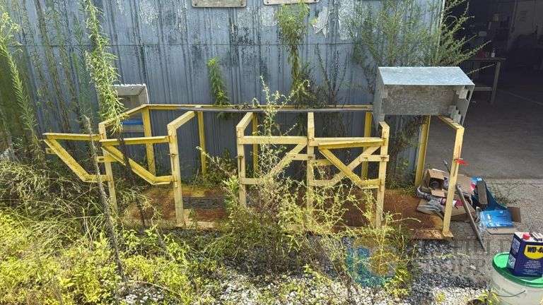 Industrial Gas Cylinder Storage Rack, Holds 12 Cylinders, Steel, Yellow image