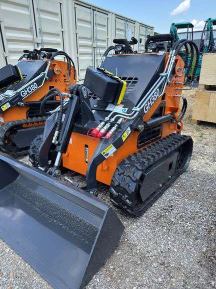 Aboss Mini Skid Steer 380 image