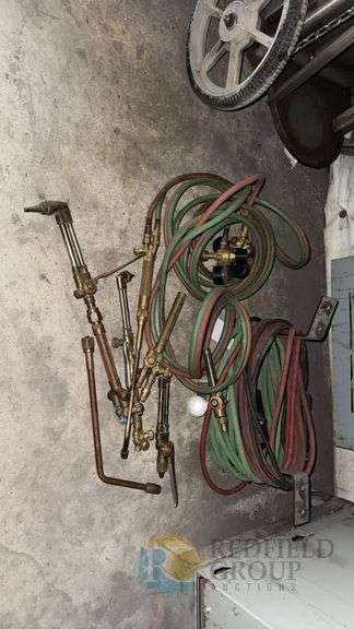 Oxy-Acetylene Torch Kit, 4 Hoses, 3 Torch Handles, 2 Regulators image