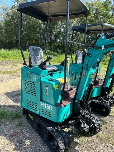2025 CFG H15R Mini Excavator - 420cc Gas Engine image