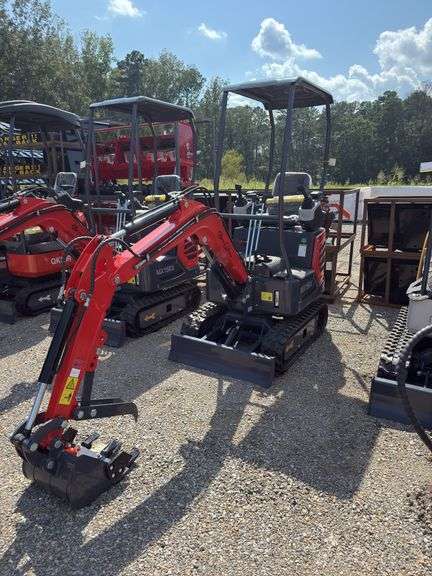 MX15RX CFG Mini Excavtor w/ Pilot Controls image