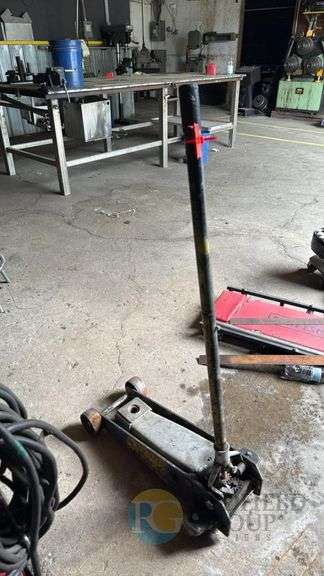 Hydraulic Floor Jack, Black with Yellow Markings, Steel Construction image