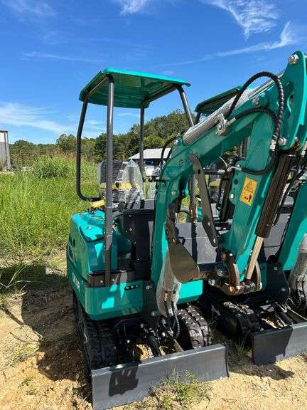2025 CFG QK16R Mini Excavator - RATO 15HP HYDRO THUMB image