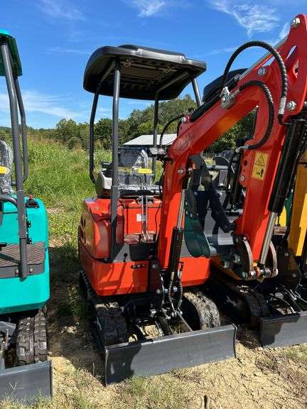 2025 CFG QK18R Mini Excavator w/ PILOT CONTROLS image