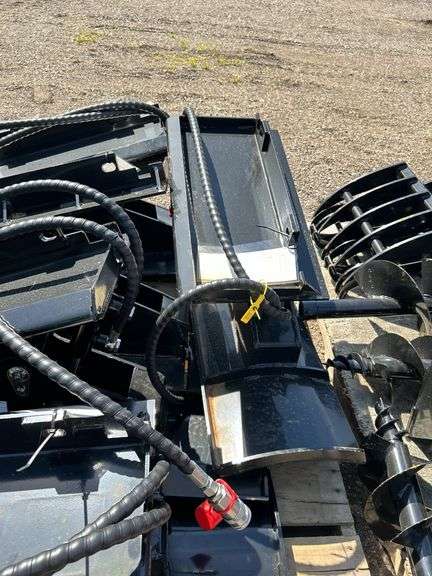 ABOSS Mini Skidsteer Push Blade - Angles image