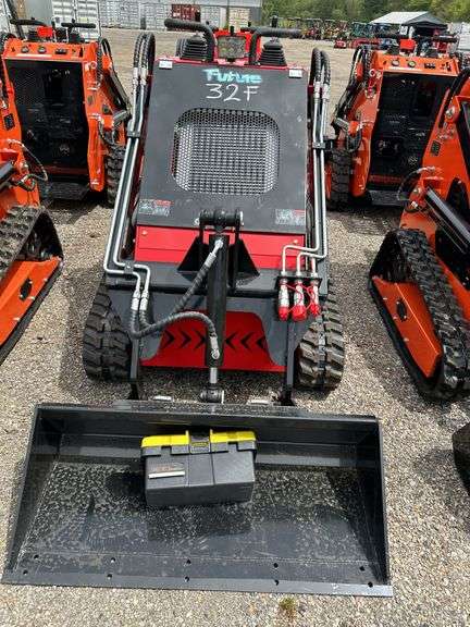 Future FT360T Skid Steer Loader image