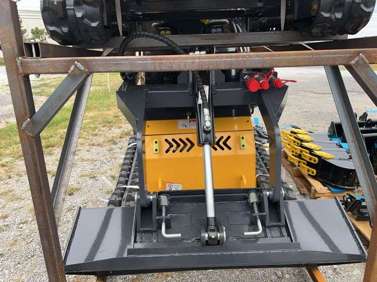 2025 YOUERT YOU-380 Mini Skid Steer Loader - 27HP Gasoline Engine image