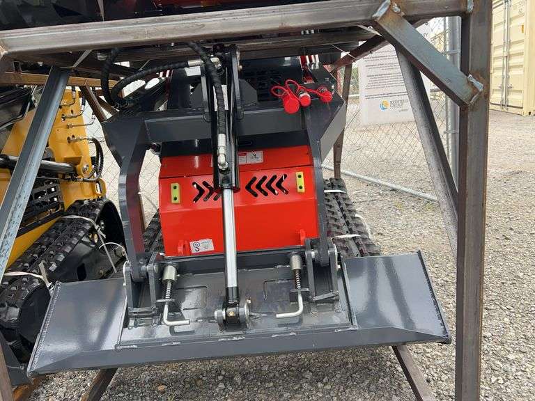 2025 YOUERT YOU-380 Mini Skid Steer Loader - 27HP Gasoline Engine image