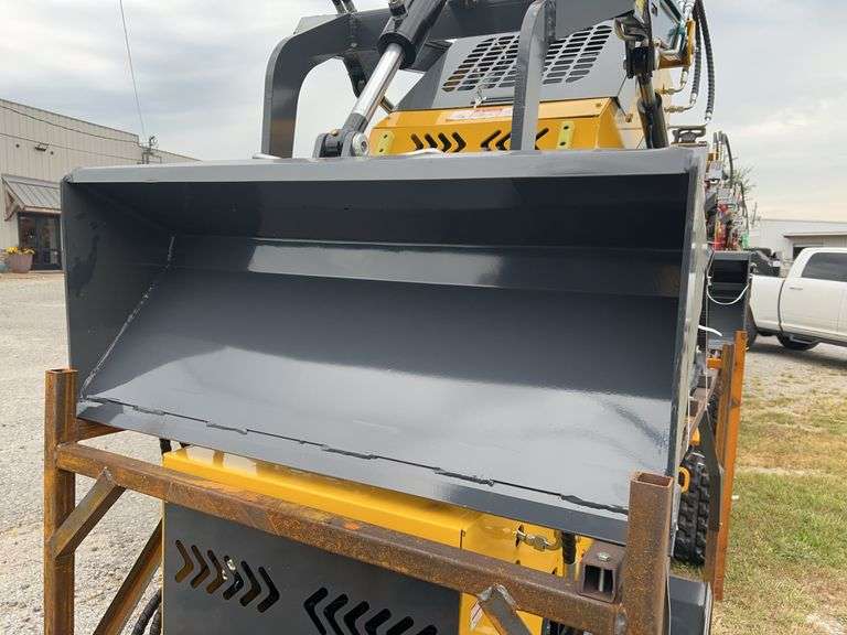 2025 YOUERT YOU-380 Mini Skid Steer Loader - 27HP Gasoline Engine image