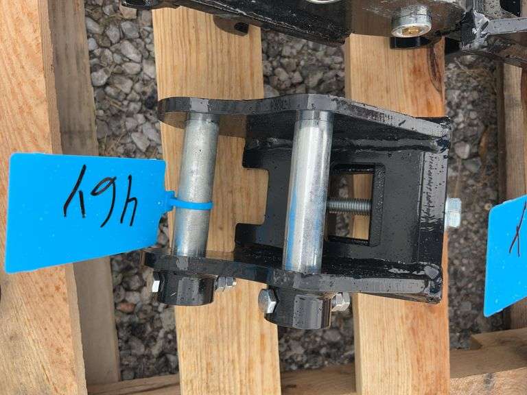 2025 YOUERT U12 Quick Change Adapter - Fast Attachment System for Excavators image