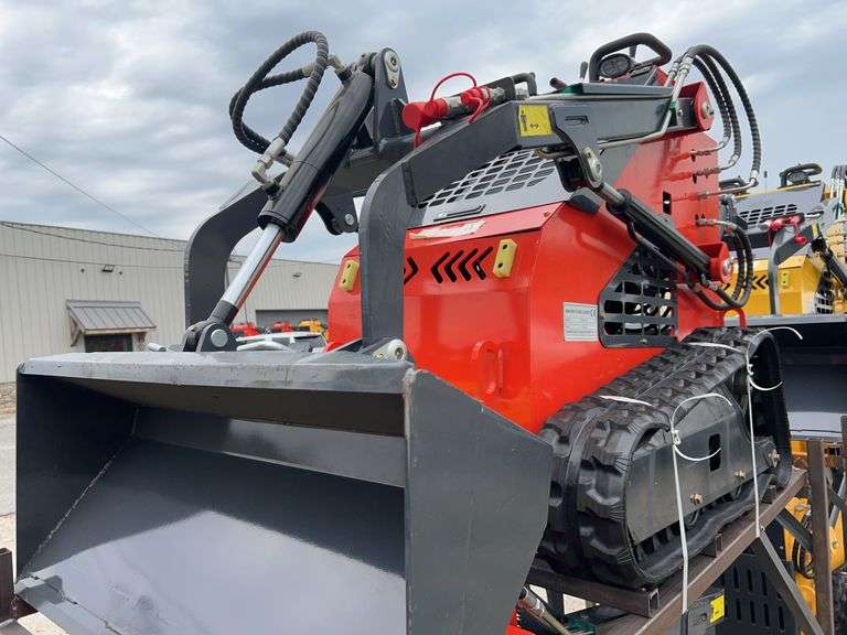 2025 YOUERT YOU-380 Mini Skid Steer Loader - 27HP Gasoline Engine image