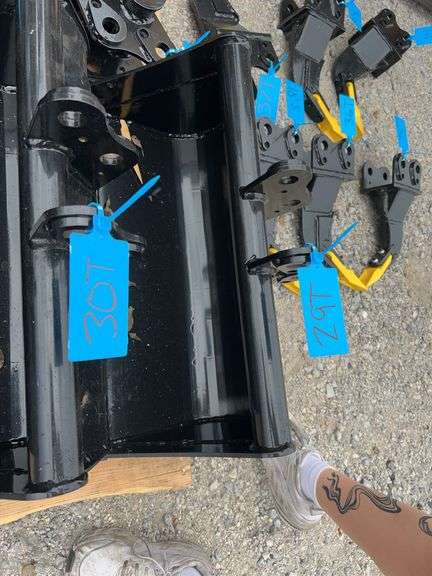 2025 YOUERT U12-60 Mud Bucket - Excavator Attachment for Heavy Duty Digging image